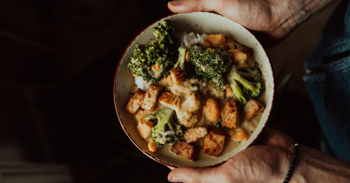 découvrez le tofu : un ingrédient polyvalent et riche en protéines, parfait pour les plats végétariens et véganes. apprenez à cuisiner le tofu de manière savoureuse avec nos recettes inspirantes et nos conseils pratiques.