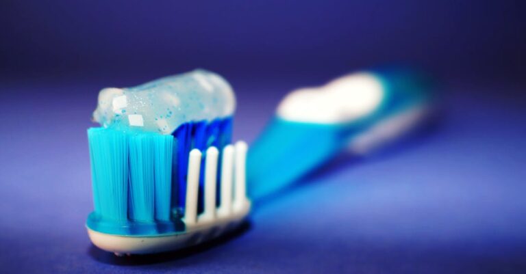 découvrez notre sélection de dentifrices qui garantissent un sourire éclatant et une protection optimale pour vos dents. formulés avec des ingrédients naturels, nos dentifrices offrent une fraîcheur durable et favorisent une bonne santé bucco-dentaire.
