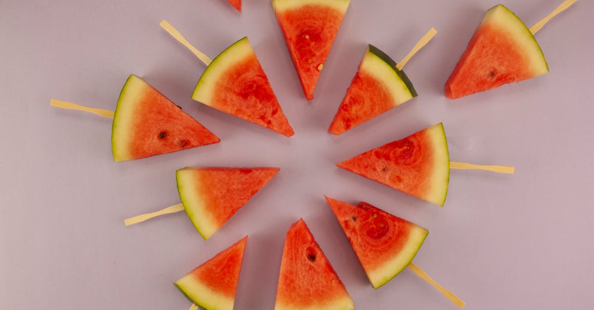 découvrez les multiples utilisations de la peau de pastèque, un ingrédient souvent négligé, riche en nutriments et en saveurs. apprenez à la cuisiner pour des recettes délicieuses et saines, et explorez ses bienfaits surprenants pour la santé.