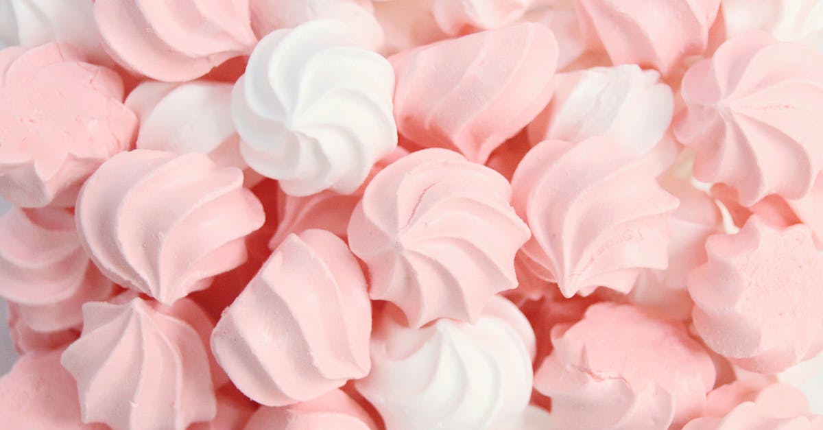 découvrez les bienfaits des blancs d'œufs : riches en protéines, faibles en calories et parfaits pour vos recettes saines. idéaux pour les sportifs et les amateurs de cuisine légère, apprenez à les intégrer facilement dans votre alimentation.