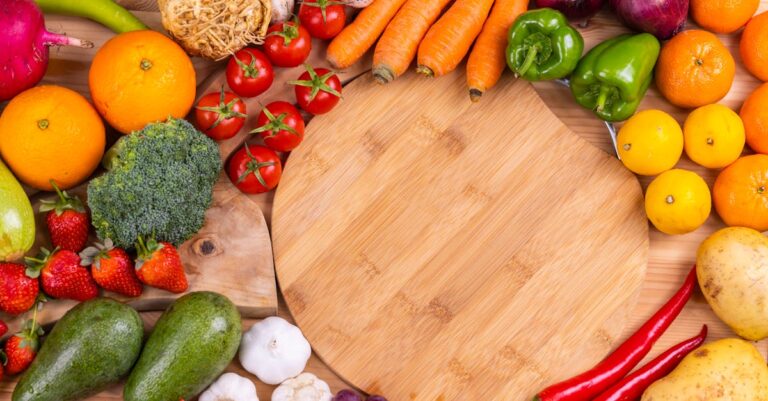 découvrez notre guide complet sur les différentes variétés de pommes de terre. apprenez à connaître les caractéristiques uniques de chaque type, leurs usages culinaires et des conseils de culture pour maximiser votre récolte. idéal pour les jardiniers amateurs et les passionnés de cuisine.