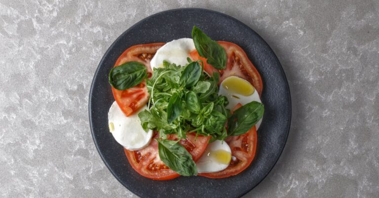 découvrez des astuces pratiques pour enlever les taches de tomate sur vos vêtements et textiles. apprenez des méthodes efficaces et des conseils d'experts pour restaurer vos tissus et ne plus craindre les accidents en cuisine.