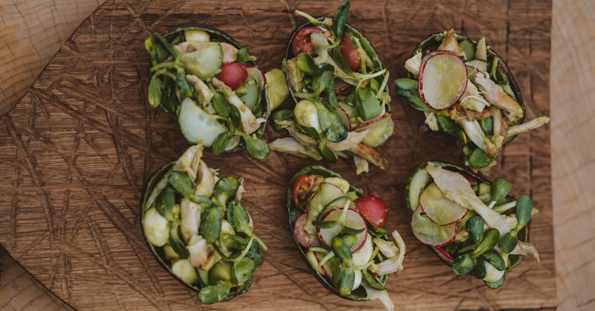 découvrez des idées d'apéritifs de noël savoureux et festifs pour émerveiller vos invités durant les fêtes. des recettes simples et élégantes qui ajouteront une touche gourmande à votre table de noël.
