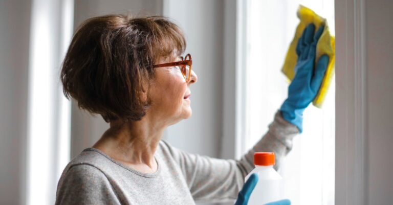 découvrez des conseils pratiques et efficaces pour un nettoyage en profondeur de votre maison. optimisez votre temps et apprenez les meilleures techniques de nettoyage pour chaque pièce avec nos astuces écologiques.