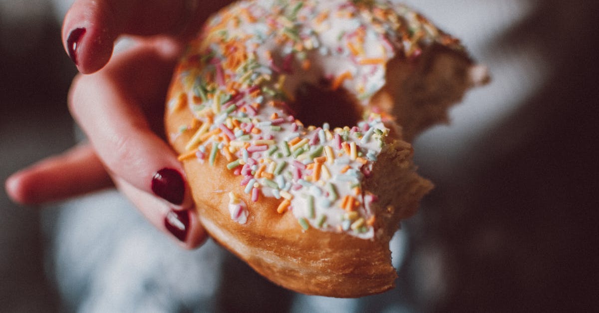 découvrez notre délice sucré : des donuts moelleux, enrobés de glaçage irrésistible et garnis de saveurs variées. idéals pour le petit déjeuner ou une pause gourmande, nos donuts vous feront craquer à chaque bouchée. parfait pour les amateurs de douceurs!