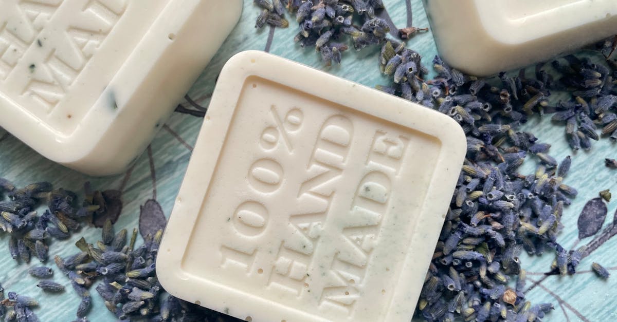 découvrez l'art du savon fait maison avec nos recettes simples et naturelles. apprenez à créer des savons personnalisés, doux pour la peau et respectueux de l'environnement, tout en ajoutant des fragrances envoûtantes à votre quotidien.