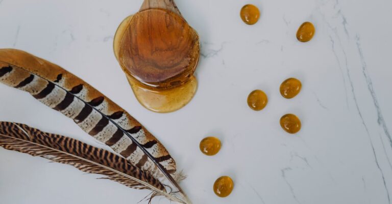 découvrez les bienfaits des masques au miel pour une peau radieuse et nourrie. hydratez, adoucissez et revitalisez votre épiderme naturellement grâce à ce soin doux et efficace. idéal pour tous les types de peau!