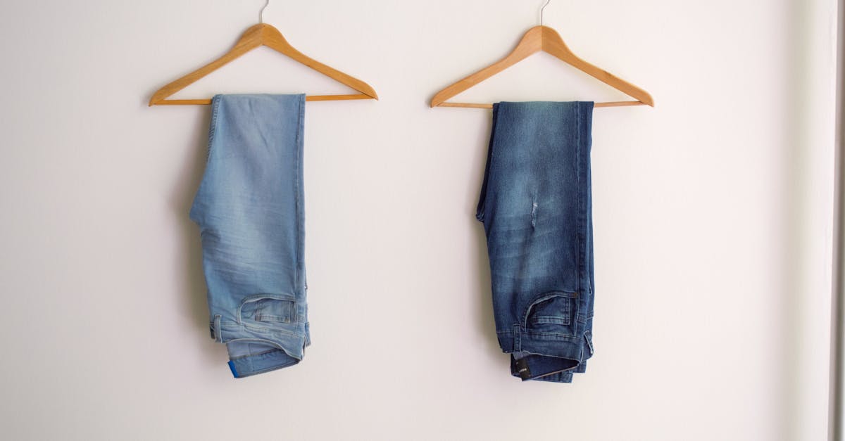 découvrez notre collection de jeans tendance pour hommes et femmes, alliant confort et style. trouvez le pair parfait qui met en valeur votre silhouette et exprime votre personnalité.