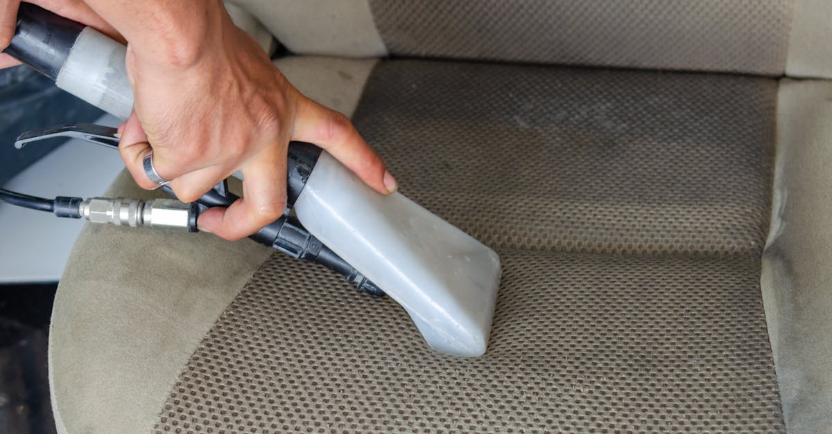 découvrez des solutions efficaces pour éliminer les taches de vernis à ongles. obtenez des conseils pratiques et des astuces pour restaurer vos surfaces et retrouver la propreté en un rien de temps.