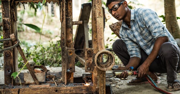 découvrez des méthodes efficaces pour le retrait de la rouille, des astuces pratiques et des produits recommandés. redonnez vie à vos objets en métal en éliminant la corrosion facilement et durablement.