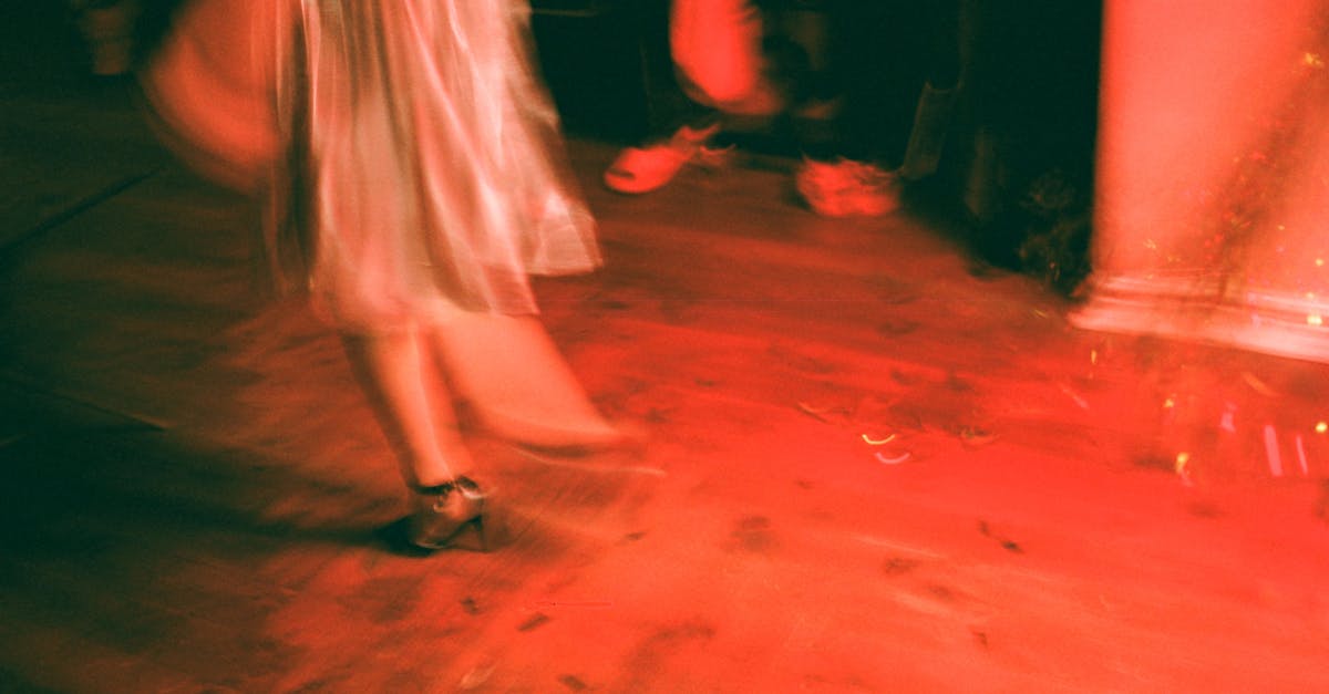 découvrez nos chaussures qui font du bruit ! parfaites pour les tout-petits, nos souliers à bruitage amusent et éveillent l'attention. confortables et stylées, elles sont idéales pour les premiers pas et les aventures quotidiennes.