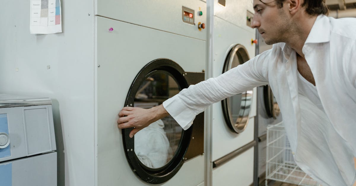 découvrez nos conseils pratiques pour nettoyer efficacement votre machine à laver. prolongez sa durée de vie et améliorez ses performances grâce à nos astuces simples et des produits naturels.