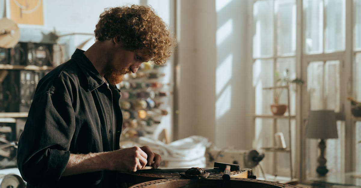 découvrez l'art de la restauration du bois pour redonner vie à vos meubles et structures en bois. nos techniques professionnelles restaurent l'éclat et la solidité de vos pièces tout en préservant leur charme d'origine.