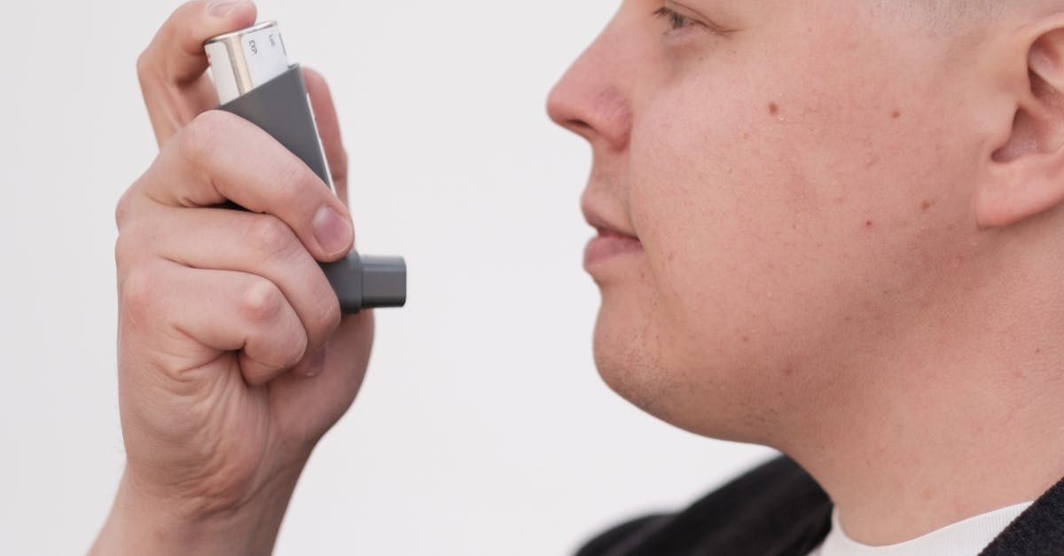 découvrez tout sur l'asthme : causes, symptômes, traitements et conseils pour mieux vivre avec cette maladie respiratoire. informez-vous sur les meilleures pratiques pour gérer votre asthme au quotidien.