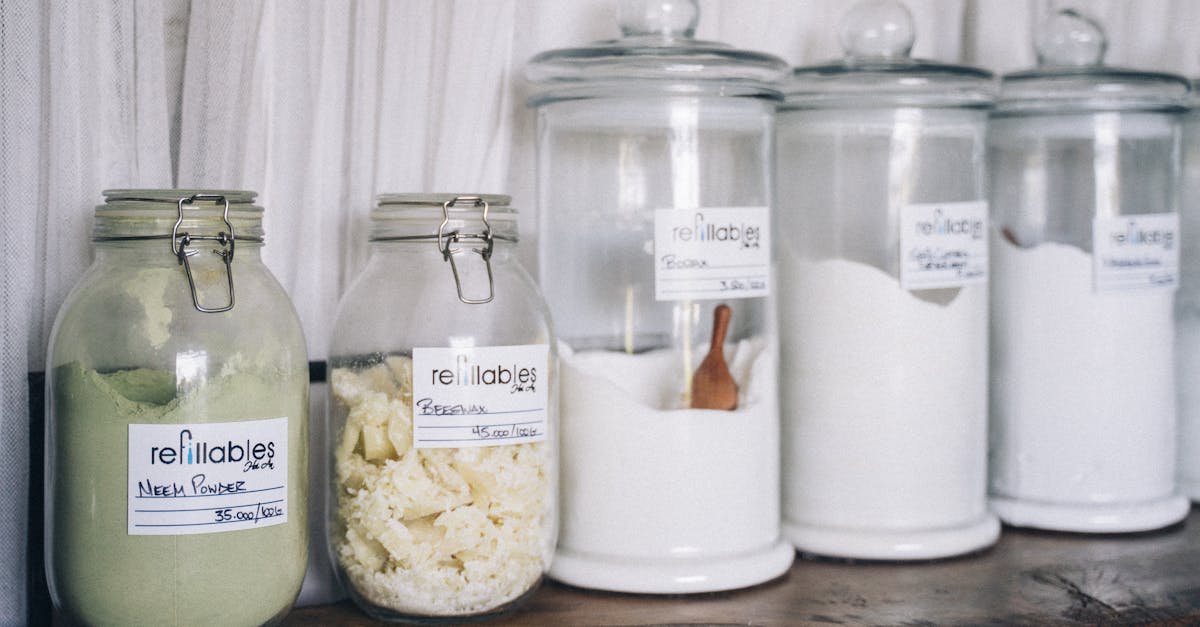découvrez les nombreux usages du bicarbonate de soude, un produit naturel polyvalent qui peut être utilisé pour la cuisine, le ménage, la santé et bien plus encore. apprenez à l'intégrer facilement dans votre quotidien pour des solutions écologiques et économiques.