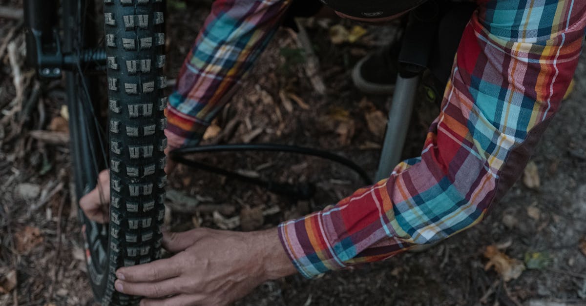 découvrez nos conseils essentiels pour l'entretien de votre vélo. apprenez à entretenir les freins, les pneus et la chaîne afin de garantir des performances optimales et prolonger la durée de vie de votre bicyclette.
