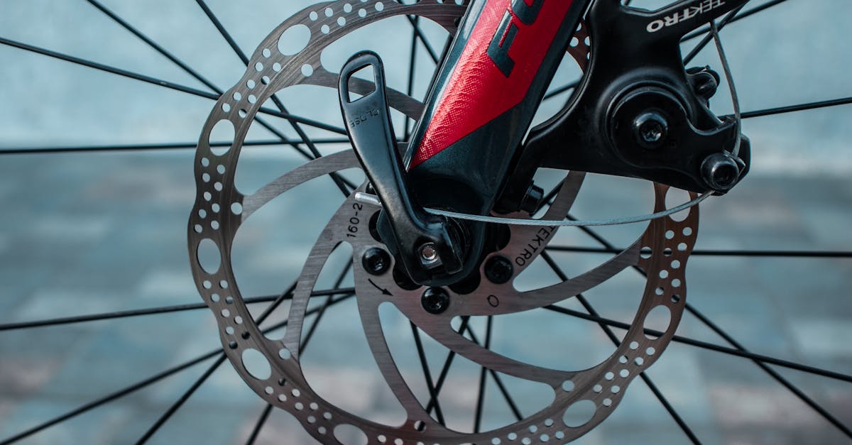 découvrez nos conseils essentiels pour l'entretien de votre vélo : des astuces pour vérifier et entretenir les pièces, garantir votre sécurité et prolonger la durée de vie de votre bicyclette. que vous soyez débutant ou expert, apprenez à prendre soin de votre vélo facilement.