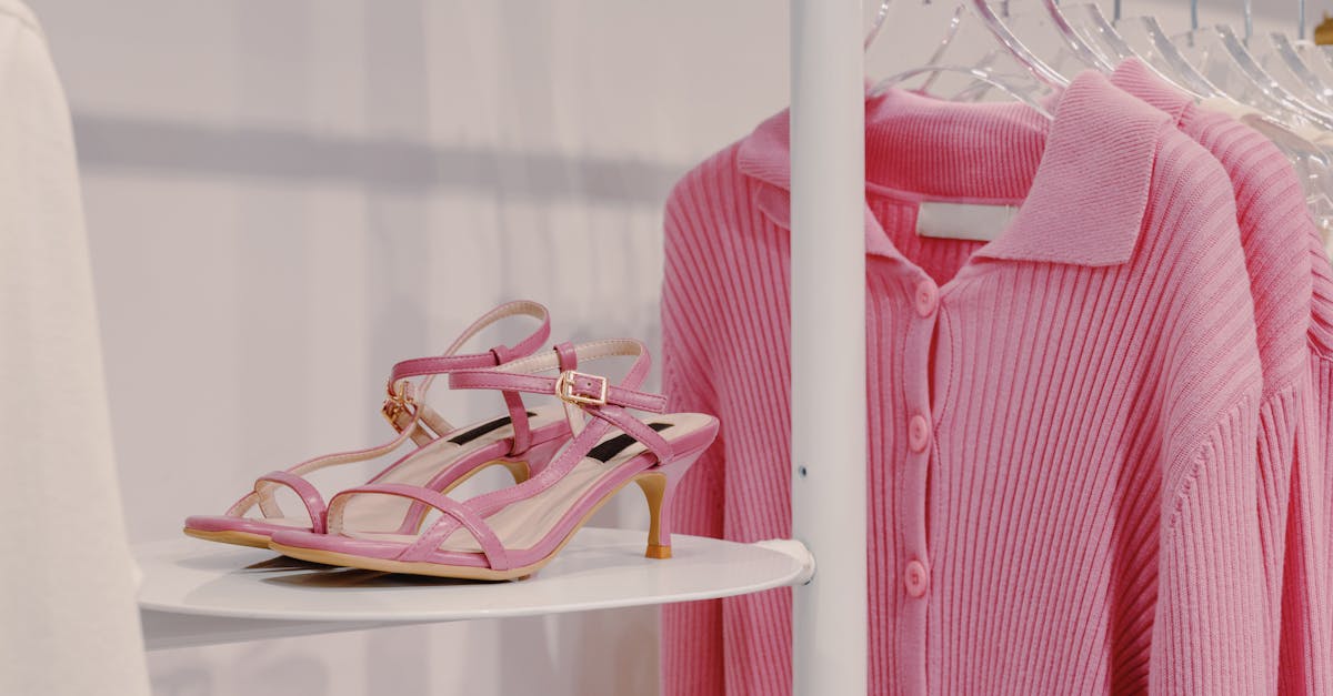 découvrez nos conseils et remèdes efficaces pour traiter les talons fissurés. apprenez à hydrater et protéger vos pieds pour restaurer leur douceur et leur santé.