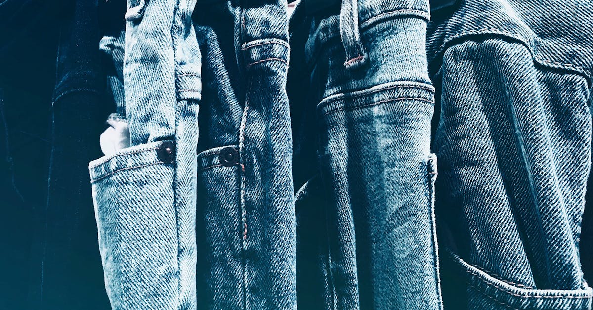 découvrez l'univers du denim, un tissu intemporel et polyvalent qui s'adapte à tous les styles. explorez nos collections de vêtements en jean, des classiques aux tendances actuelles, et apprenez comment intégrer le denim dans votre garde-robe quotidienne.