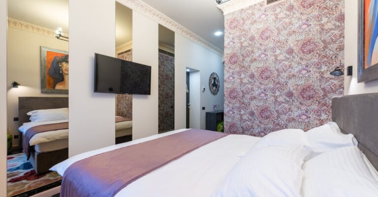 découvrez notre collection de housses de couette élégantes et confortables, conçues pour apporter style et douceur à votre chambre. parfaites pour tous les intérieurs, nos housses de couette sont disponibles dans une variété de couleurs et de motifs pour s'adapter à votre décor et garantir des nuits paisibles.