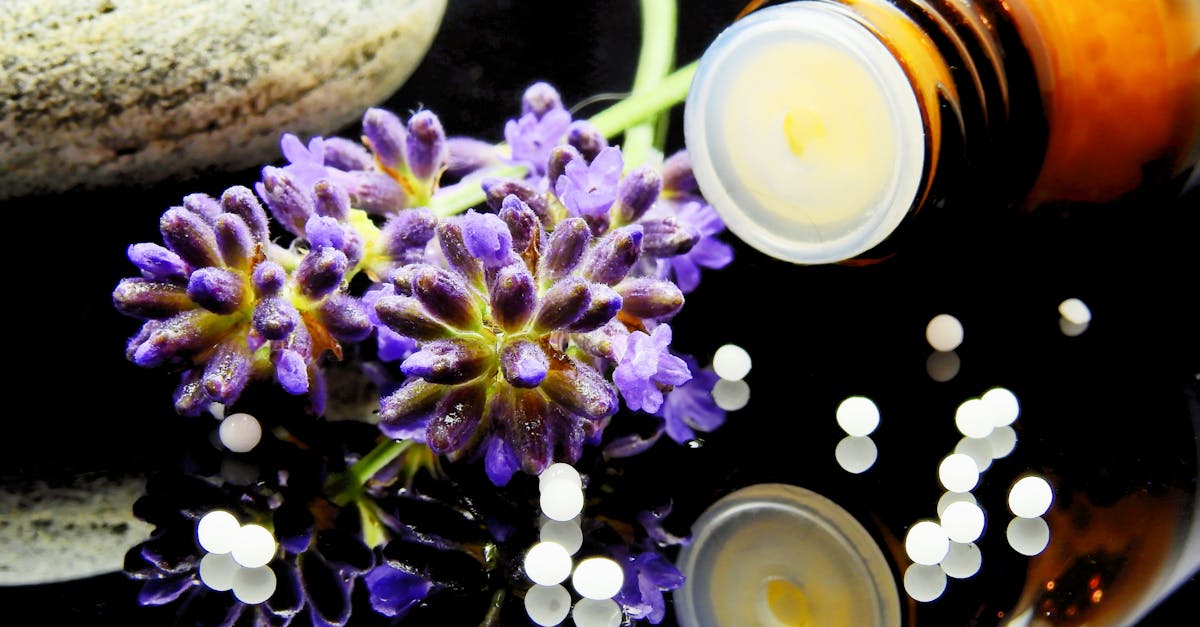 découvrez les bienfaits des huiles essentielles : apaisantes, revitalisantes et 100% naturelles, elles transforment votre quotidien en offrant des solutions pour le bien-être, le soin et l'aromathérapie.