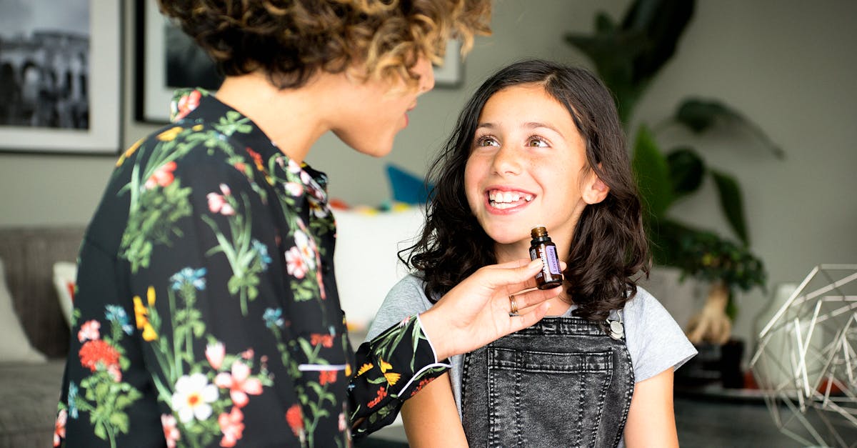 découvrez les bienfaits des huiles essentielles : des solutions naturelles pour votre bien-être, aromathérapie et soins quotidiens. explorez notre sélection d'huiles de qualité pour apaiser, revitaliser et équilibrer votre esprit et votre corps.