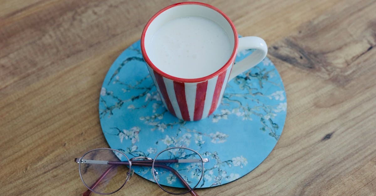 découvrez les bienfaits surprenants du lait à l'ail, une boisson traditionnelle aux vertus santé. apprenez comment préparer cette recette facile et savoureuse, idéale pour renforcer votre système immunitaire et stimuler votre digestion.