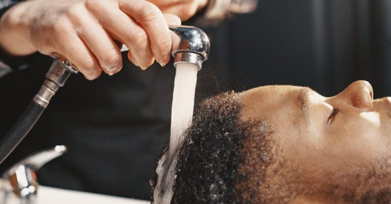 découvrez notre gamme de soins capillaires avec un rinçage pour cheveux, conçu pour revitaliser et apporter de la brillance. transformez votre routine capillaire avec des ingrédients naturels qui nourrissent et protègent vos cheveux tout en éliminant les résidus. parfait pour tous les types de cheveux!