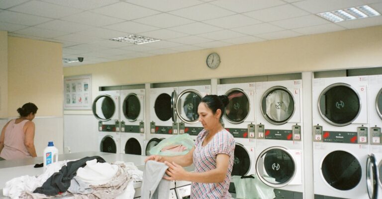 découvrez notre gamme de détergents à linge puissants et respectueux de l'environnement. obtenez des vêtements impeccables et frais tout en veillant à la qualité de votre textile. parfait pour tous les types de tissus !