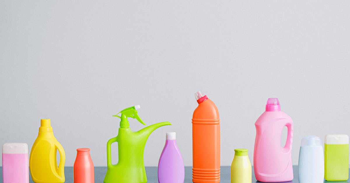 découvrez notre nettoyant multi-usages, idéal pour tous vos besoins ménagers. sa formule puissante et écologique nettoie, dégraisse et désinfecte toutes les surfaces, vous garantissant un intérieur sain et impeccable. parfait pour la cuisine, la salle de bain et bien plus encore !