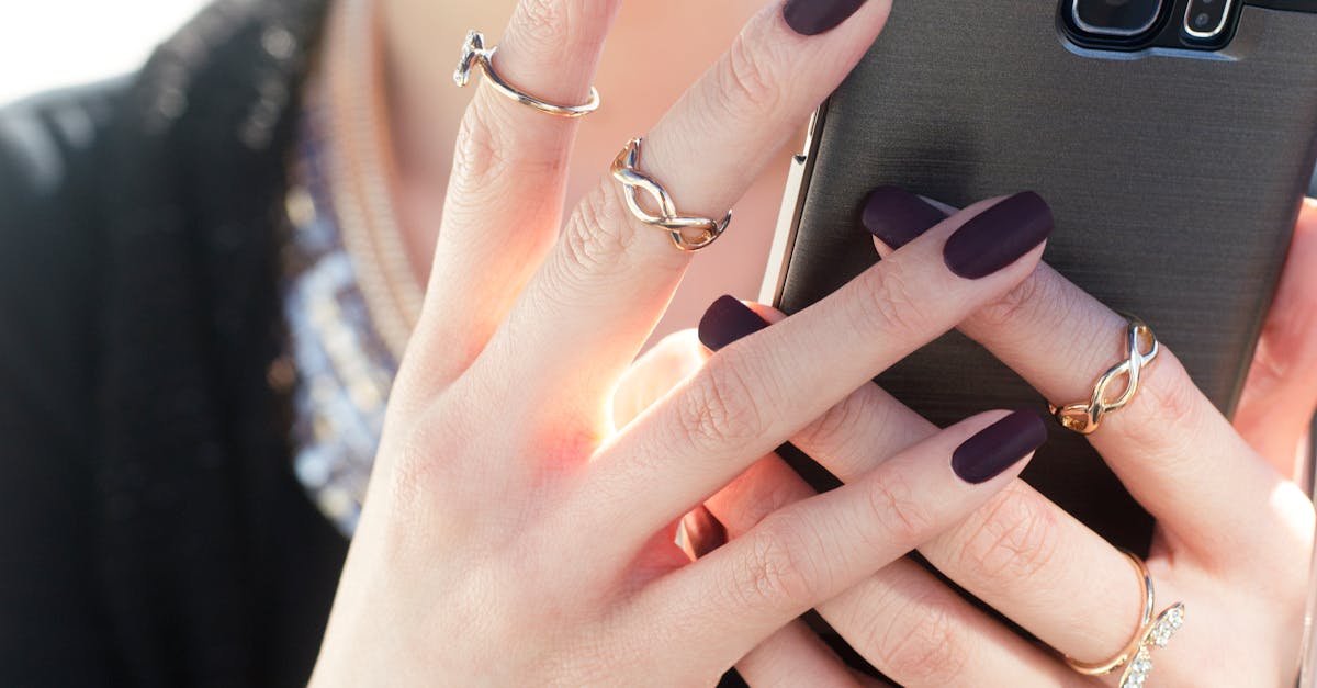 découvrez les dernières tendances en matière de soins des ongles, de nail art et de manucures. transformez vos ongles avec des techniques innovantes et des designs élégants pour un résultat époustouflant.