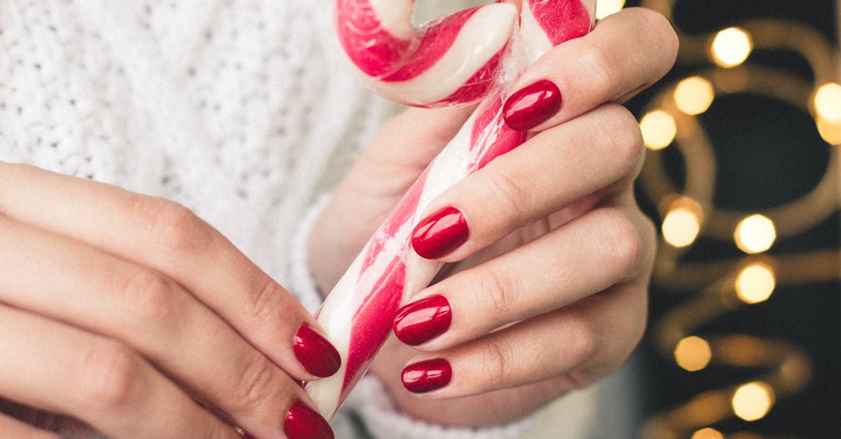 découvrez l'univers fascinant des ongles avec nos conseils et astuces pour des manucures parfaites. apprenez les techniques tendance, les soins essentiels et les idées de nail art pour sublimer vos mains.