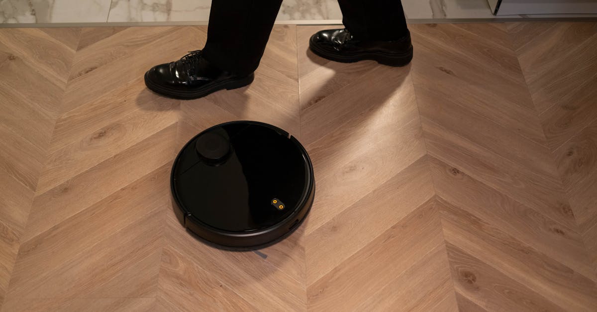 découvrez nos conseils et astuces pour entretenir et préserver la beauté de votre parquet. apprenez les meilleures techniques de nettoyage et de protection pour garantir la durabilité et l'éclat de votre sol en bois.