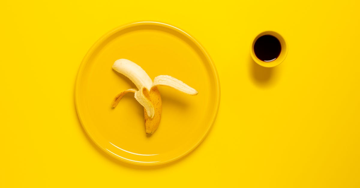 découvrez les bienfaits insoupçonnés des pelures de banane ! apprenez comment utiliser cet ingrédient étrange mais incroyable dans votre quotidien, que ce soit pour des remèdes maison, des astuces de jardinage ou des soins de beauté naturels.