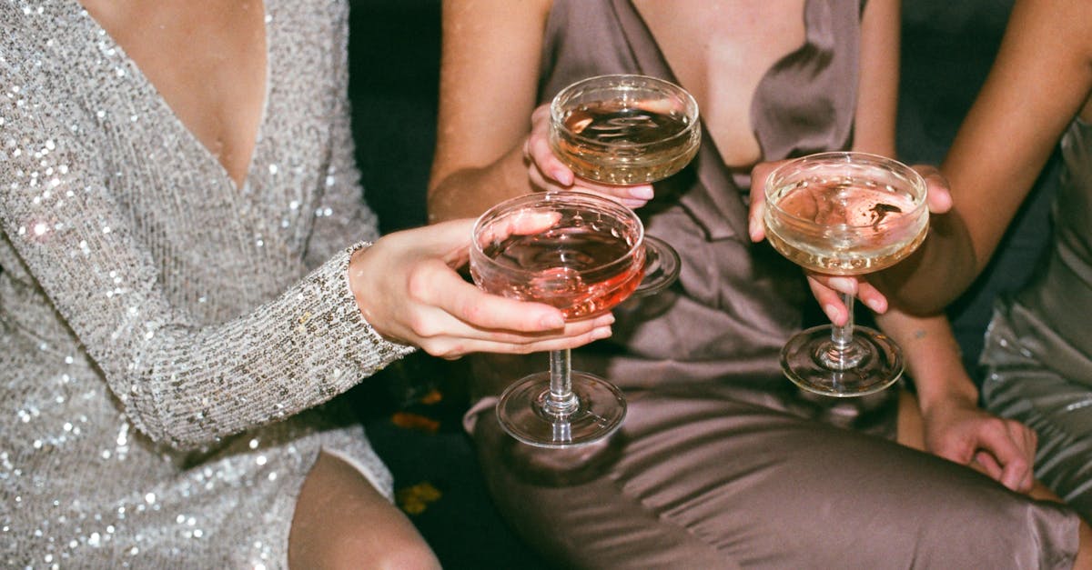 découvrez notre sélection variée de boissons, allant des rafraîchissements gazeux aux infusions apaisantes. que vous cherchiez une boisson énergisante, un cocktail rafraîchissant ou une délicieuse boisson sans alcool, trouvez ici votre bonheur pour chaque occasion.