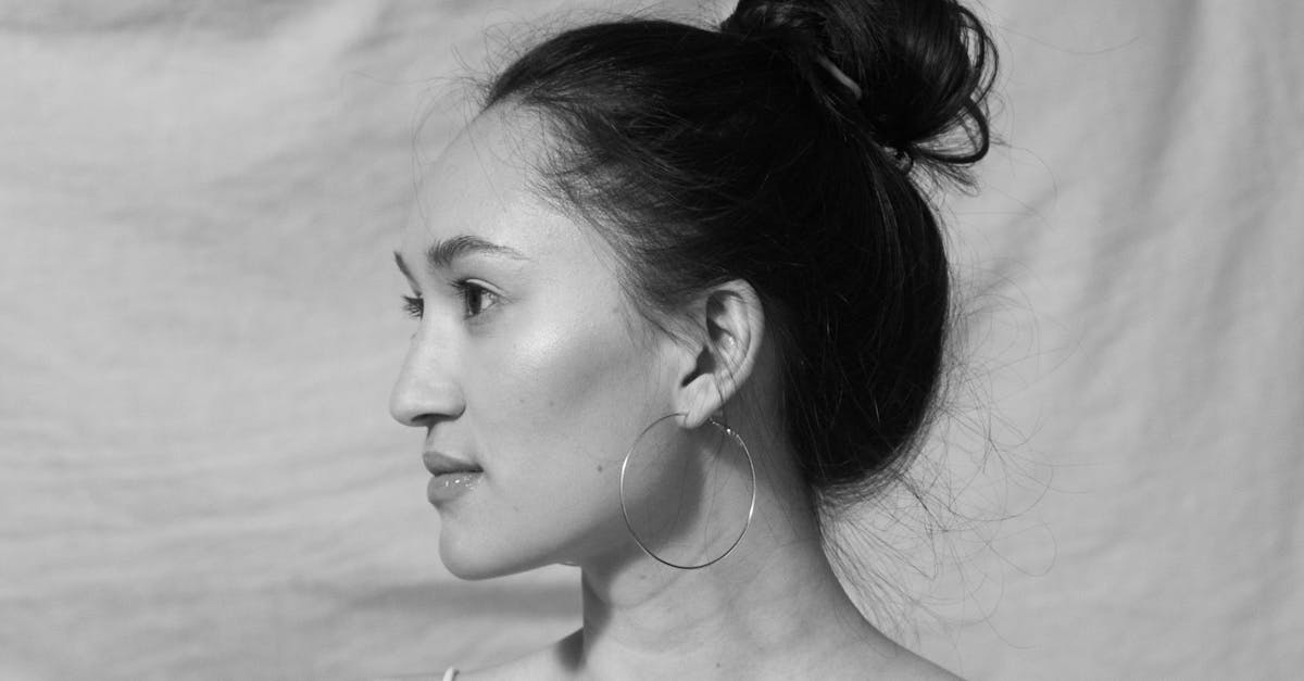 découvrez des conseils et des astuces pour réduire le double menton et sculpter votre visage. apprenez les exercices efficaces, les soins de la peau et les traitements esthétiques pour un look plus ferme et raffiné.