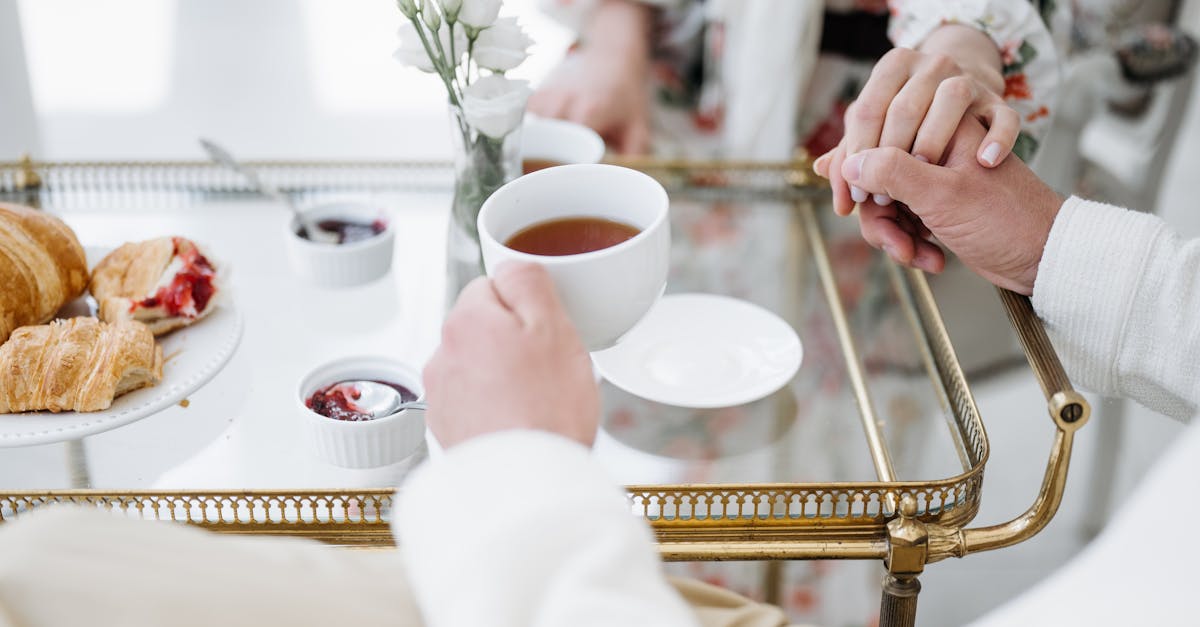 découvrez l'univers envoûtant des confitures florales, où chaque pot révèle des saveurs délicates et parfumées. idéales pour agrémenter vos petits-déjeuners ou desserts, ces confitures artisanales ajoutent une touche d'élégance à vos plats. laissez-vous séduire par la créativité des fruits et fleurs sublimes dans chaque cuillère.