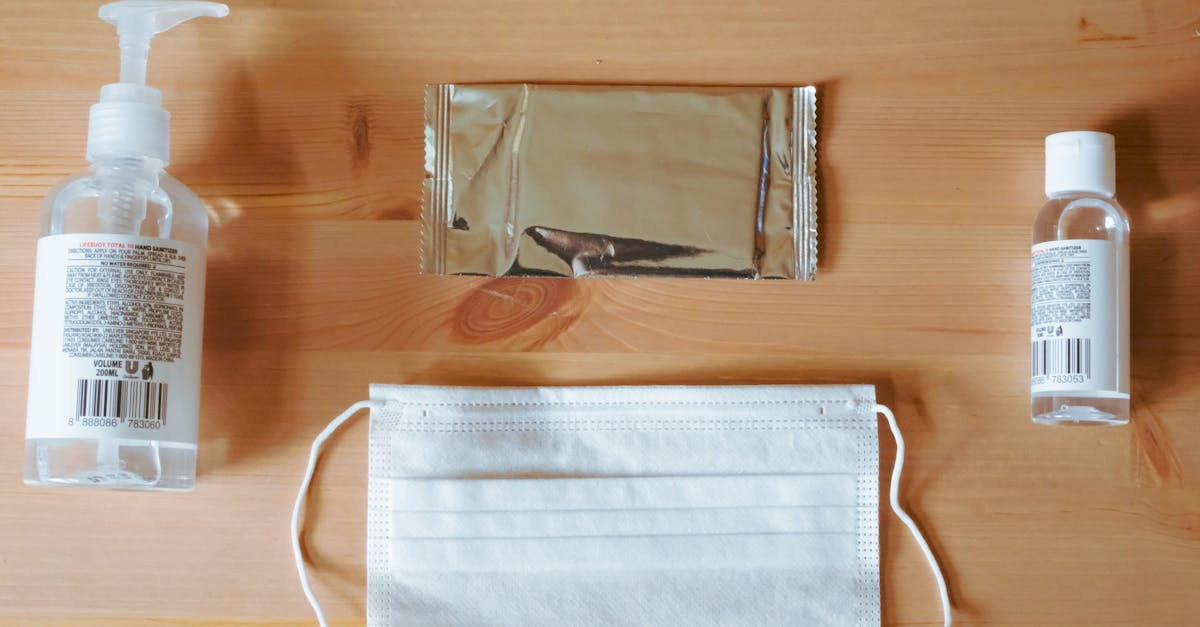 découvrez nos lingettes nettoyantes faites maison, une solution écologique et économique pour un nettoyage efficace de votre maison. faciles à réaliser avec des ingrédients naturels, elles sont idéales pour désinfecter toutes les surfaces tout en préservant votre santé et l'environnement. suivez nos conseils simples pour une maison propre et saine !