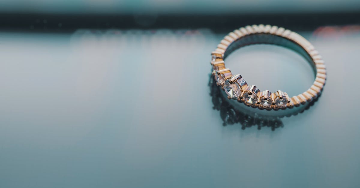 découvrez notre collection éblouissante de bijoux uniques, alliant élégance et sophistication. parfait pour toutes les occasions, nos créations en métaux précieux et pierres naturelles sauront sublimer votre style et faire de chaque moment un souvenir inoubliable.