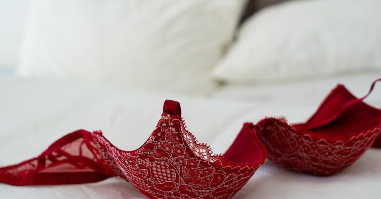 découvrez notre collection de lingerie élégante et confortable. des ensembles raffinés aux modèles audacieux, trouvez la pièce parfaite qui allie sensualité et bien-être. explorez nos nouveautés et exprimez votre féminité avec style.