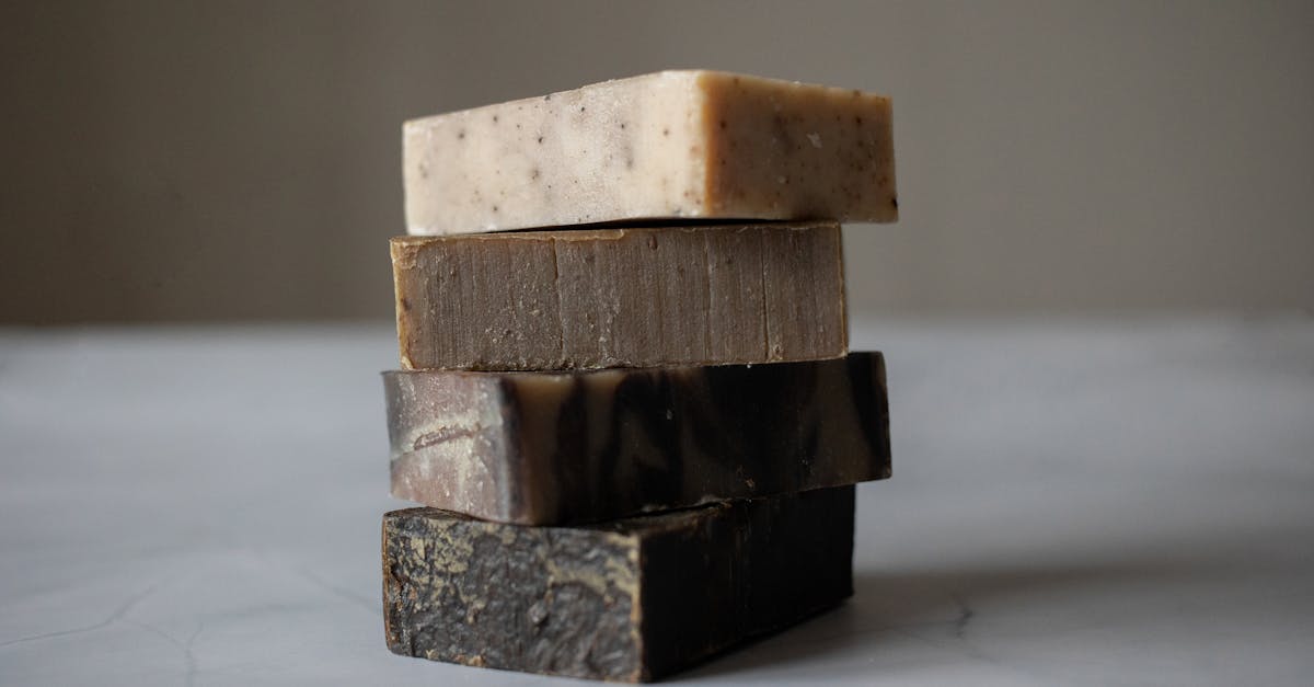 découvrez le véritable savon de marseille, artisanal et naturel. fabriqué selon la méthode traditionnelle pour offrir une douceur exceptionnelle à votre peau, il est idéal pour toute la famille. optez pour un produit authentique et sain qui respecte l'environnement.