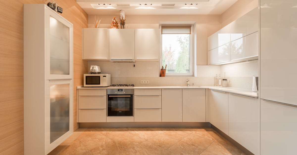 découvrez comment le micro-ondes révolutionne votre cuisine en offrant rapidité et efficacité pour réchauffer, cuire ou décongeler vos plats préférés en un rien de temps.