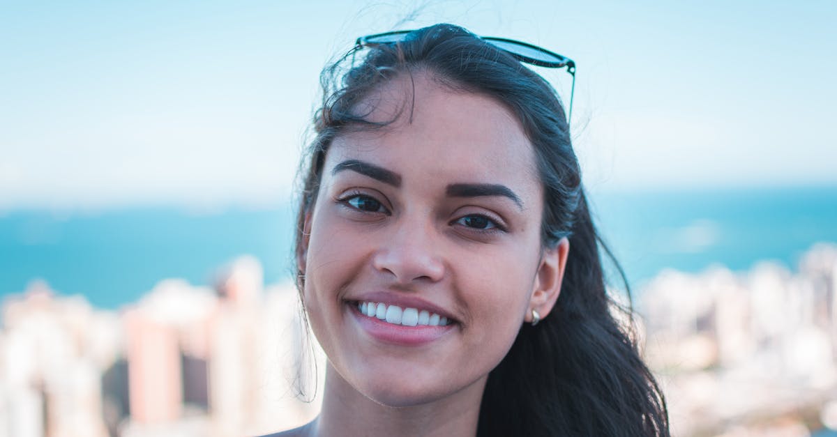 découvrez l'art du portrait à travers des créations captivantes qui révèlent la personnalité et l'émotion. explorez différentes techniques et styles pour immortaliser des visages uniques.