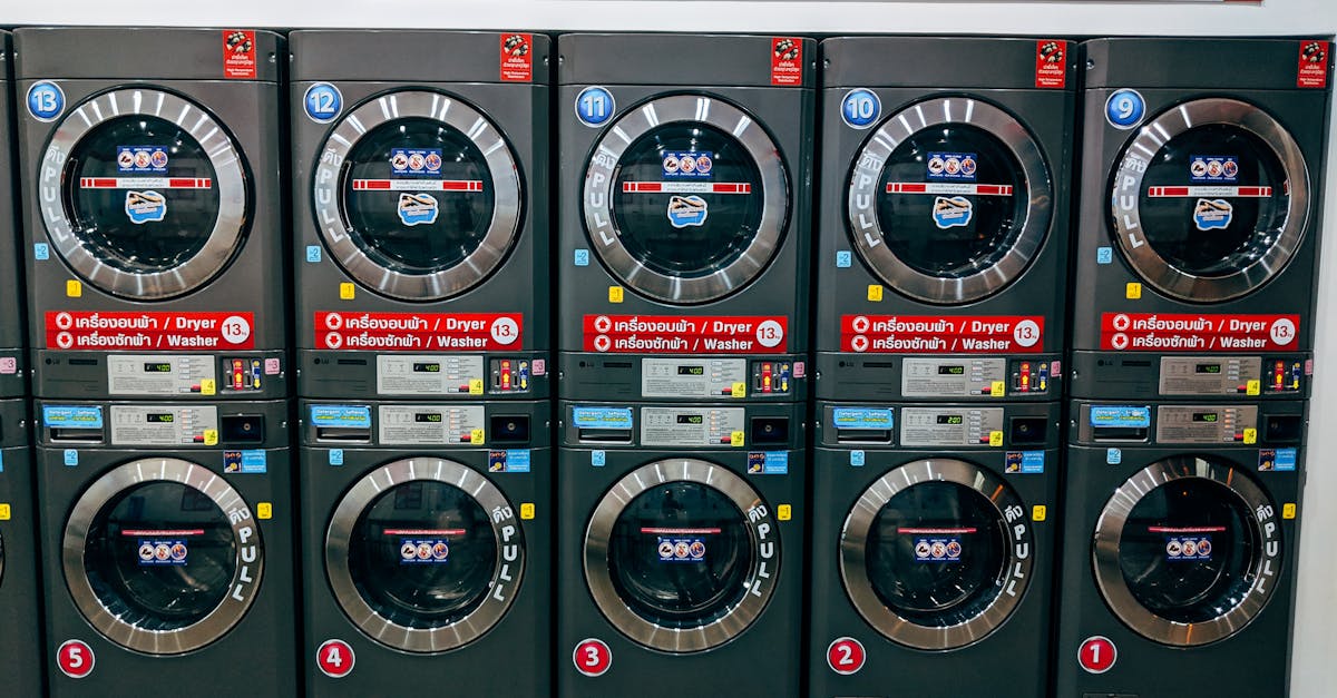 découvrez notre guide complet sur les conseils de lavage pour vos vêtements de sport. apprenez à entretenir vos tenues préférées, à éliminer les taches tenaces et à préserver les performances de vos textiles techniques pour des séances d'entraînement toujours optimales.