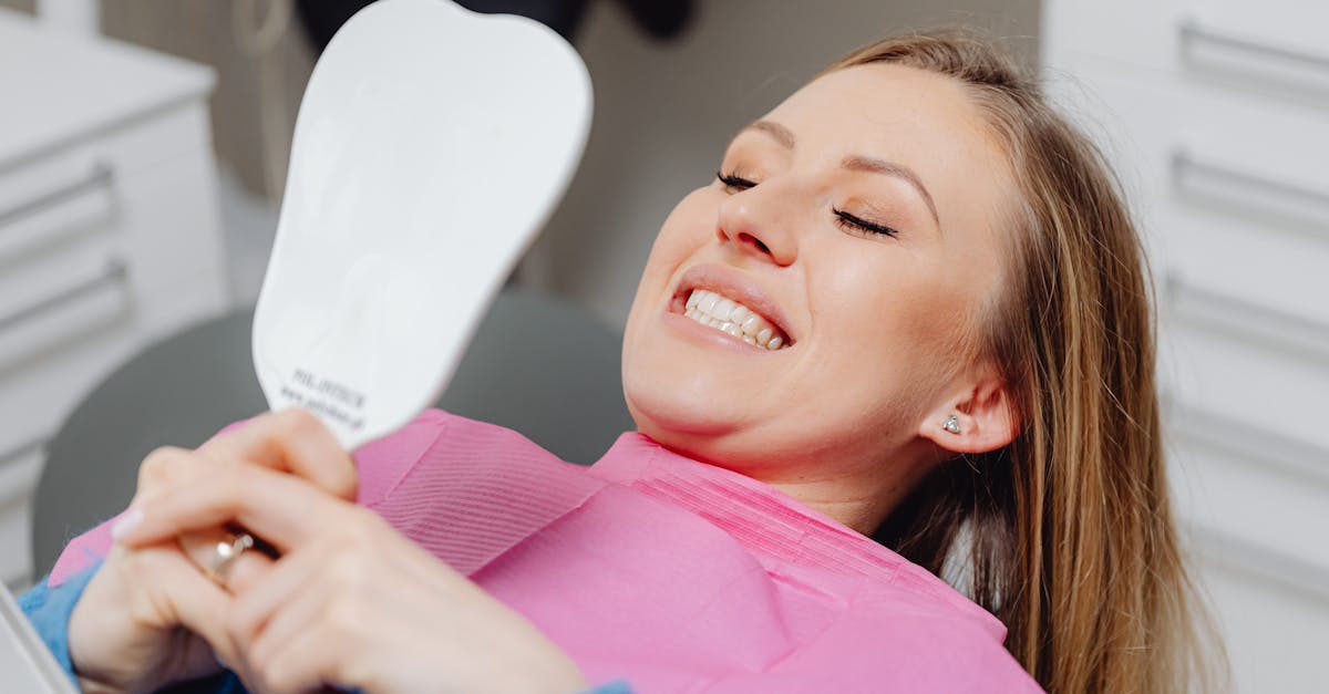 découvrez notre guide complet sur le blanchiment des dents. apprenez les méthodes efficaces, les soins à privilégier et les produits recommandés pour des dents éclatantes et un sourire radieux. transformez votre sourire en toute sécurité et avec confiance.