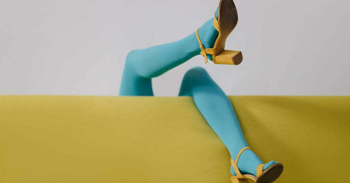 découvrez l'art de croiser les jambes avec élégance. explorez les bienfaits ainsi que les styles variés qui apportent confort et sophistication à votre posture. apprenez à rehausser votre présence tout en vous appropriant cette geste emblématique.